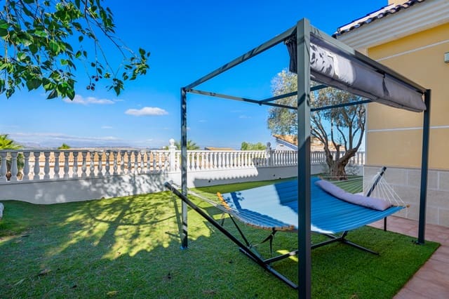 Chalet de 3 habitaciones en San Miguel de Salinas en venta con piscina garaje - 490.000 € (Ref: 9850489)