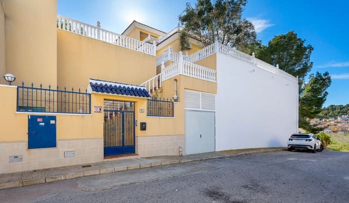 Chalet de 3 habitaciones en San Miguel de Salinas en venta con piscina garaje - 490.000 € (Ref: 9850489)