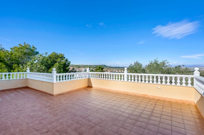 Chalet de 3 habitaciones en San Miguel de Salinas en venta con piscina garaje - 490.000 € (Ref: 9850489)