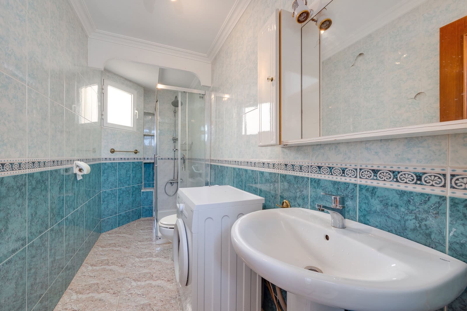2 bedroom Penthouse for sale in Torrevieja - € 170,000 (Ref: 9879875)