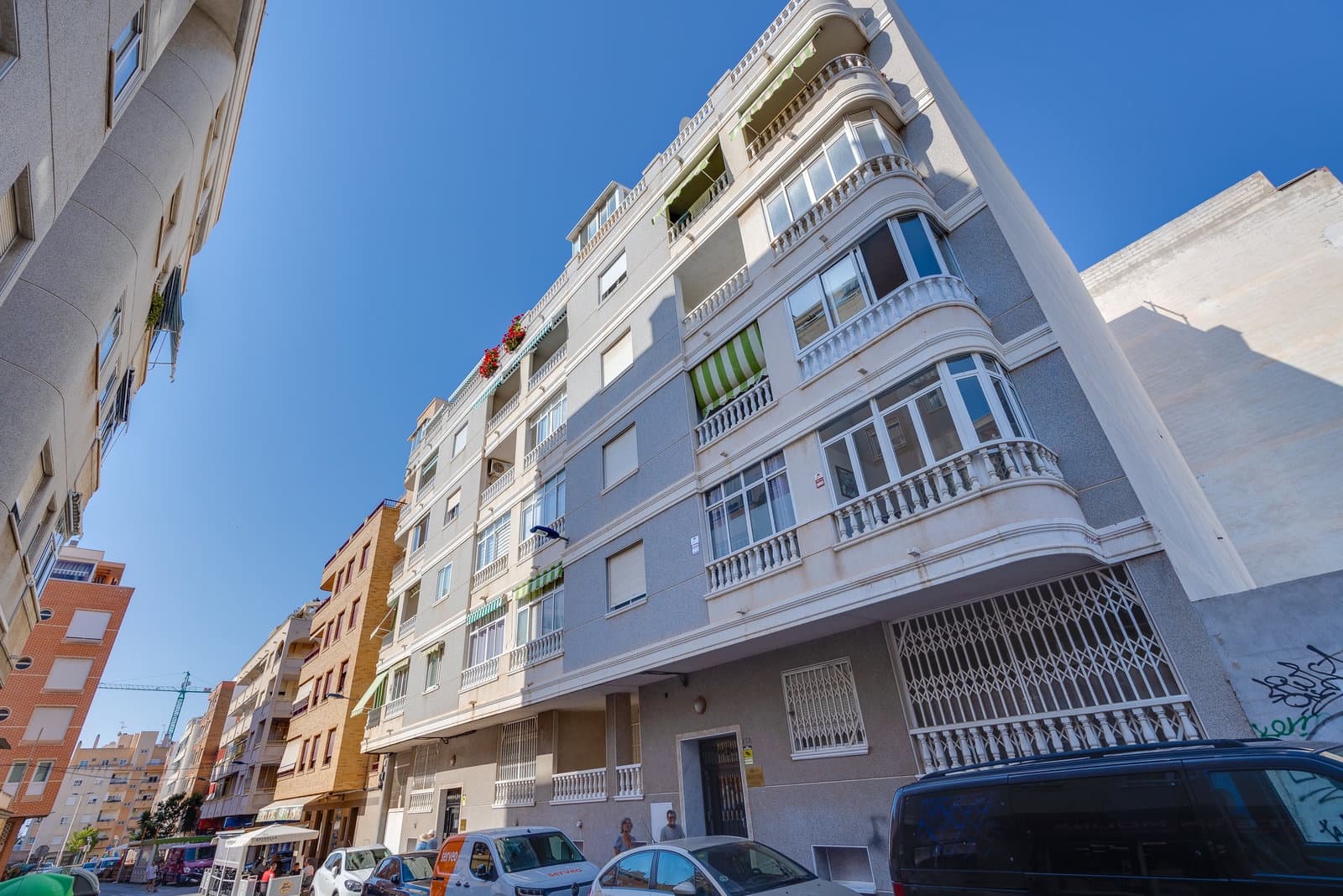 2 bedroom Penthouse for sale in Torrevieja - € 170,000 (Ref: 9879875)