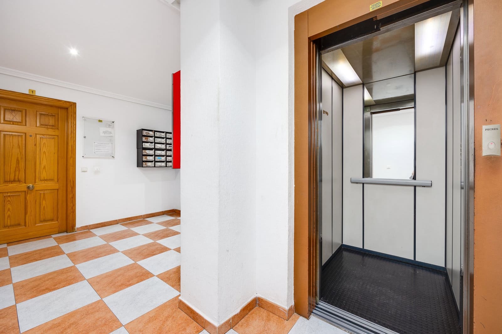 2 bedroom Penthouse for sale in Torrevieja - € 170,000 (Ref: 9879875)