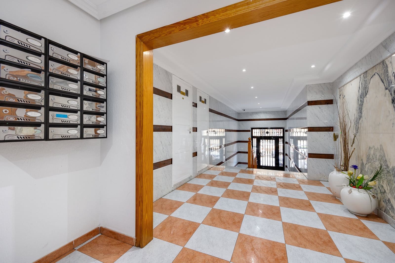 2 bedroom Penthouse for sale in Torrevieja - € 170,000 (Ref: 9879875)