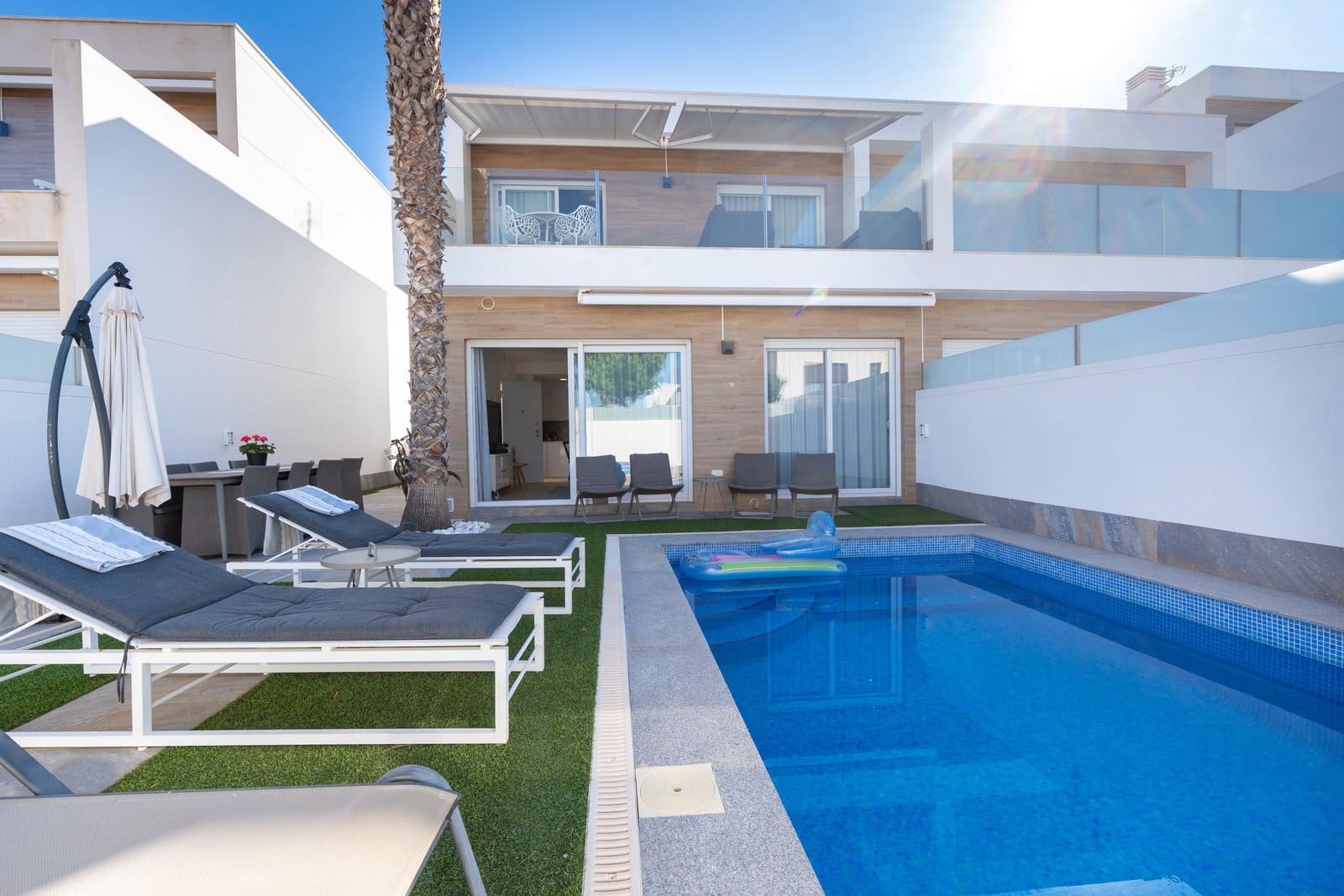 3 soveværelse Villa til salg i San Pedro del Pinatar med swimmingpool garage - € 425.000 (Ref: 9889365)
