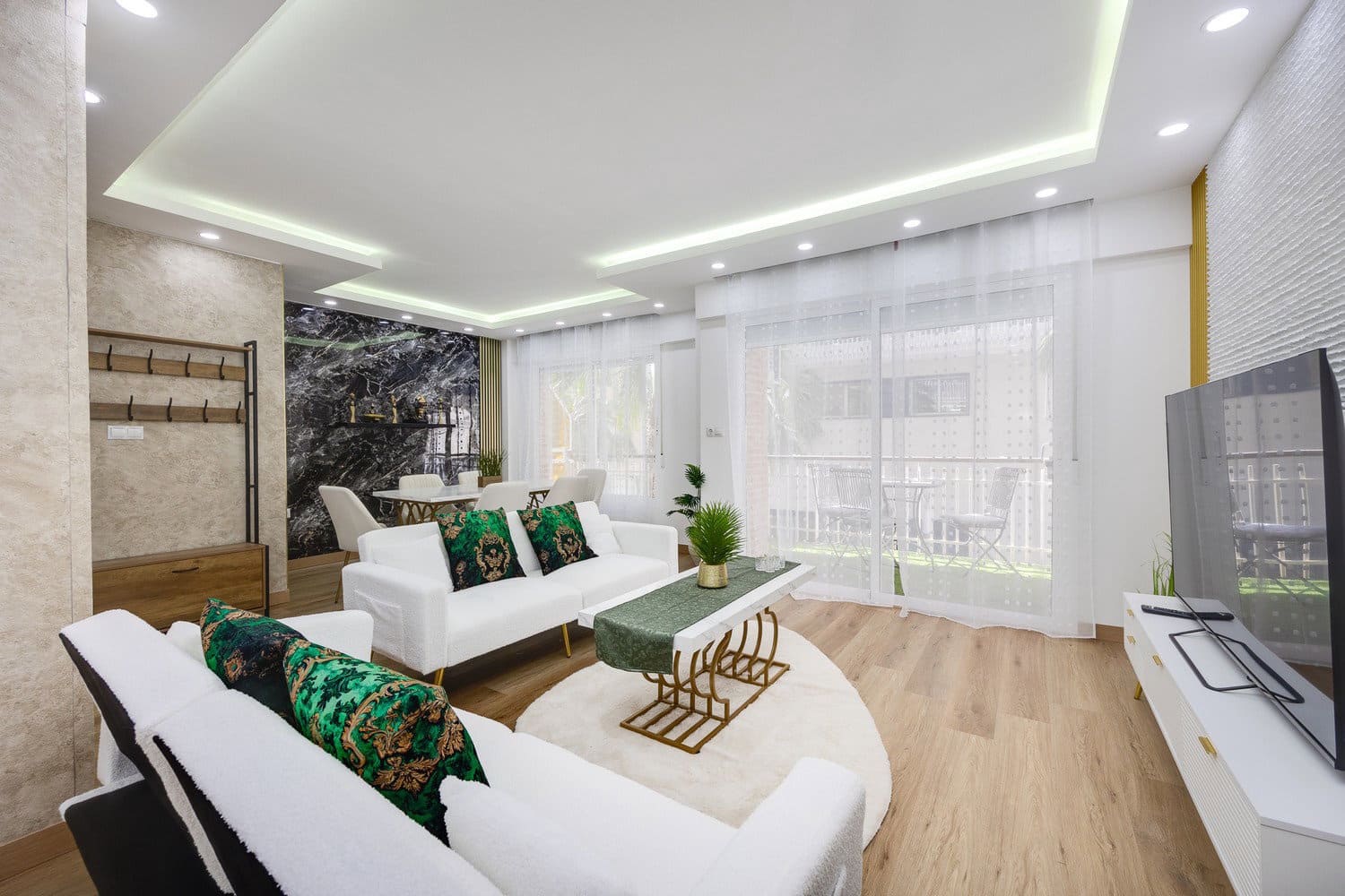 4 bedroom Apartment for sale in Torrevieja - € 285,000 (Ref: 9902094)