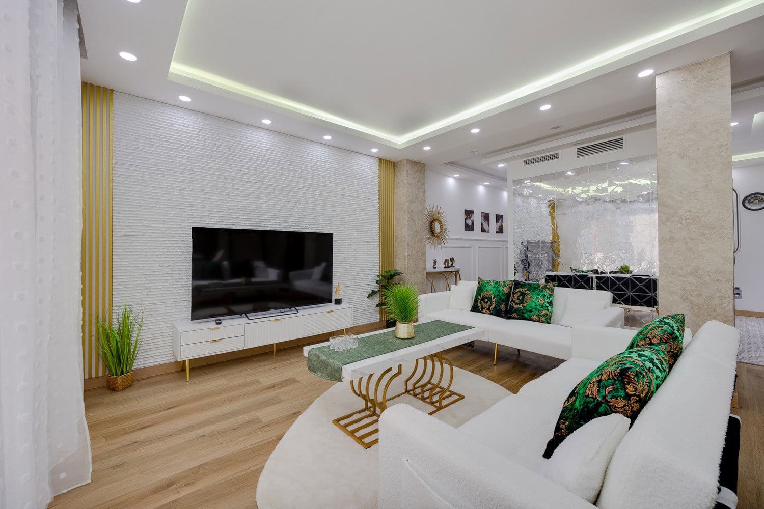 4 bedroom Apartment for sale in Torrevieja - € 285,000 (Ref: 9902094)