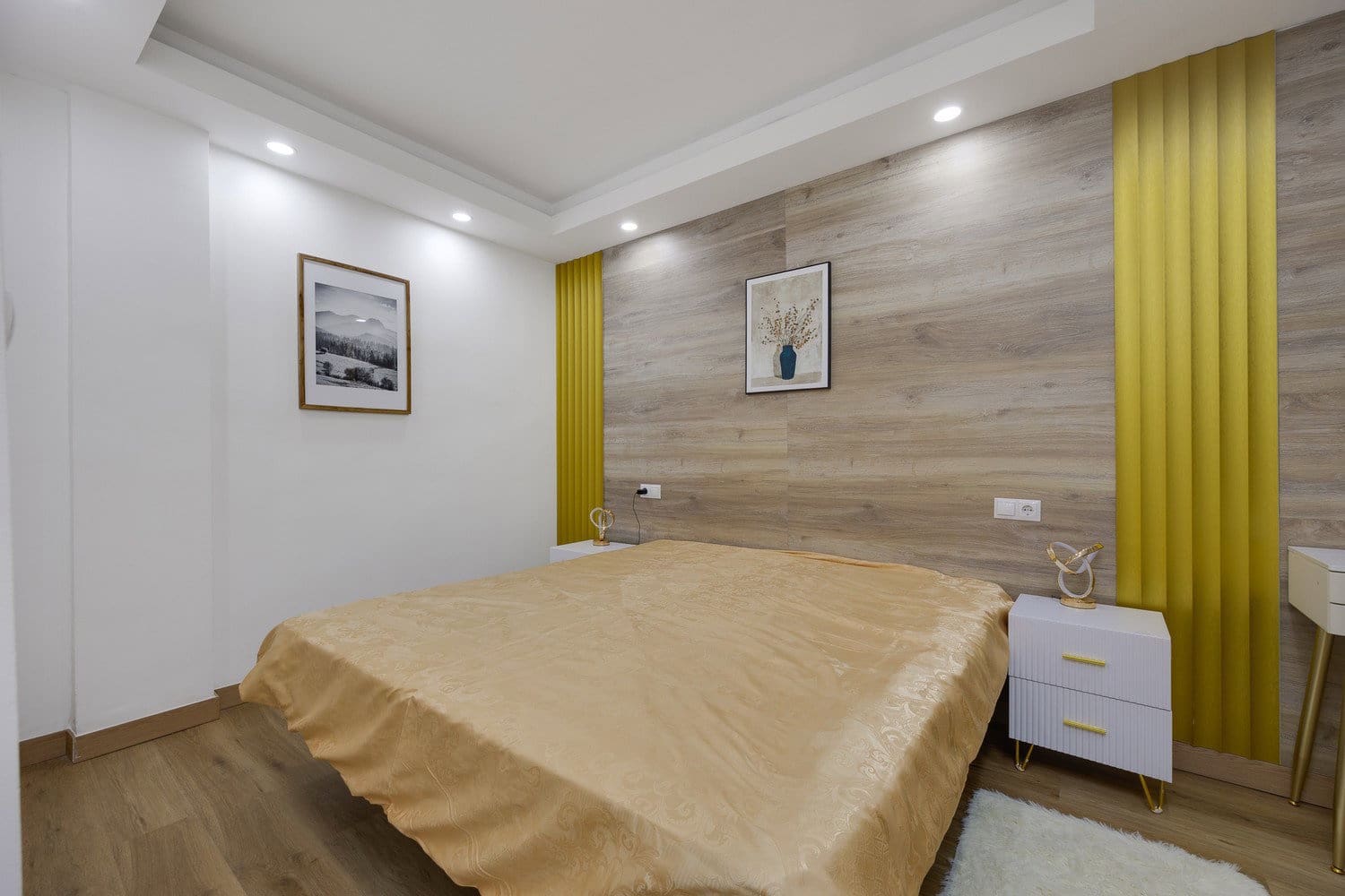 4 bedroom Apartment for sale in Torrevieja - € 285,000 (Ref: 9902094)