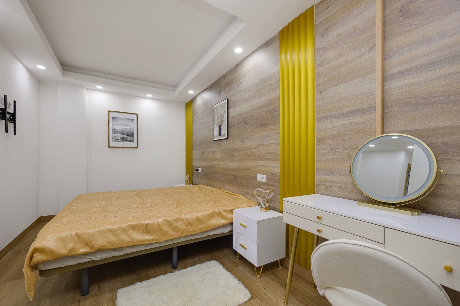 4 bedroom Apartment for sale in Torrevieja - € 285,000 (Ref: 9902094)