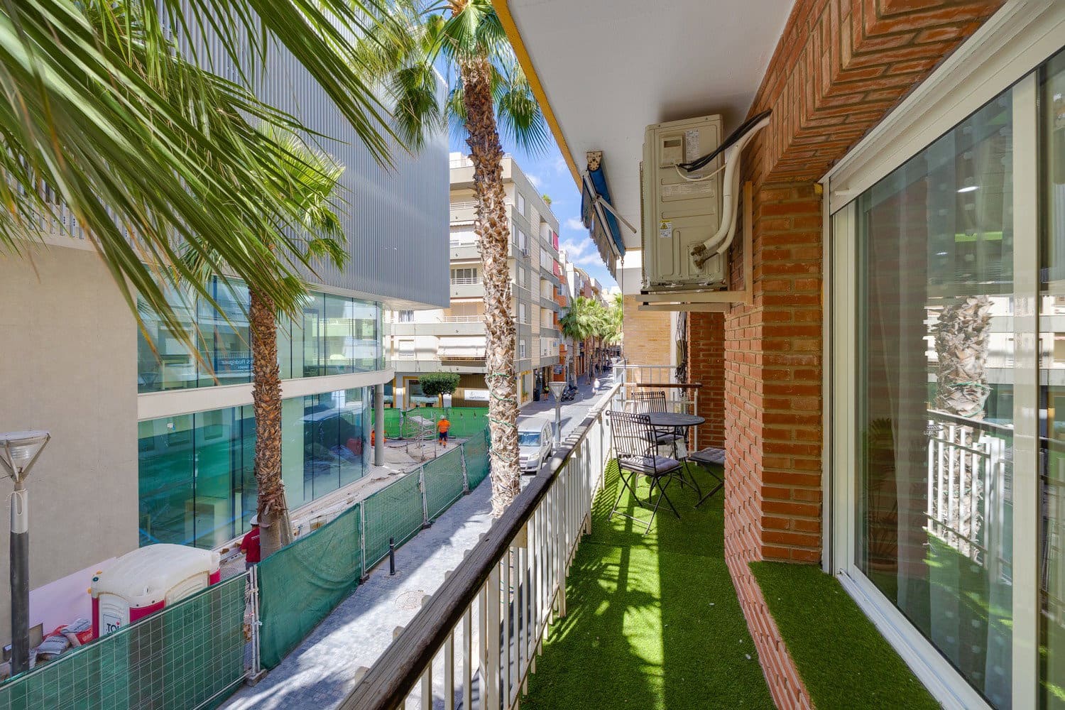 4 bedroom Apartment for sale in Torrevieja - € 285,000 (Ref: 9902094)