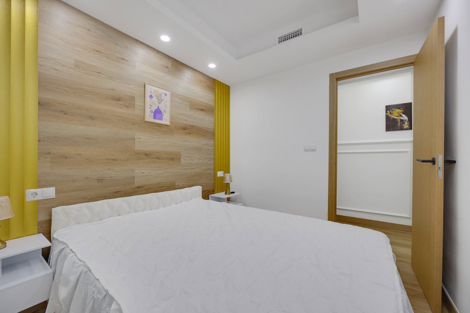 4 bedroom Apartment for sale in Torrevieja - € 285,000 (Ref: 9902094)