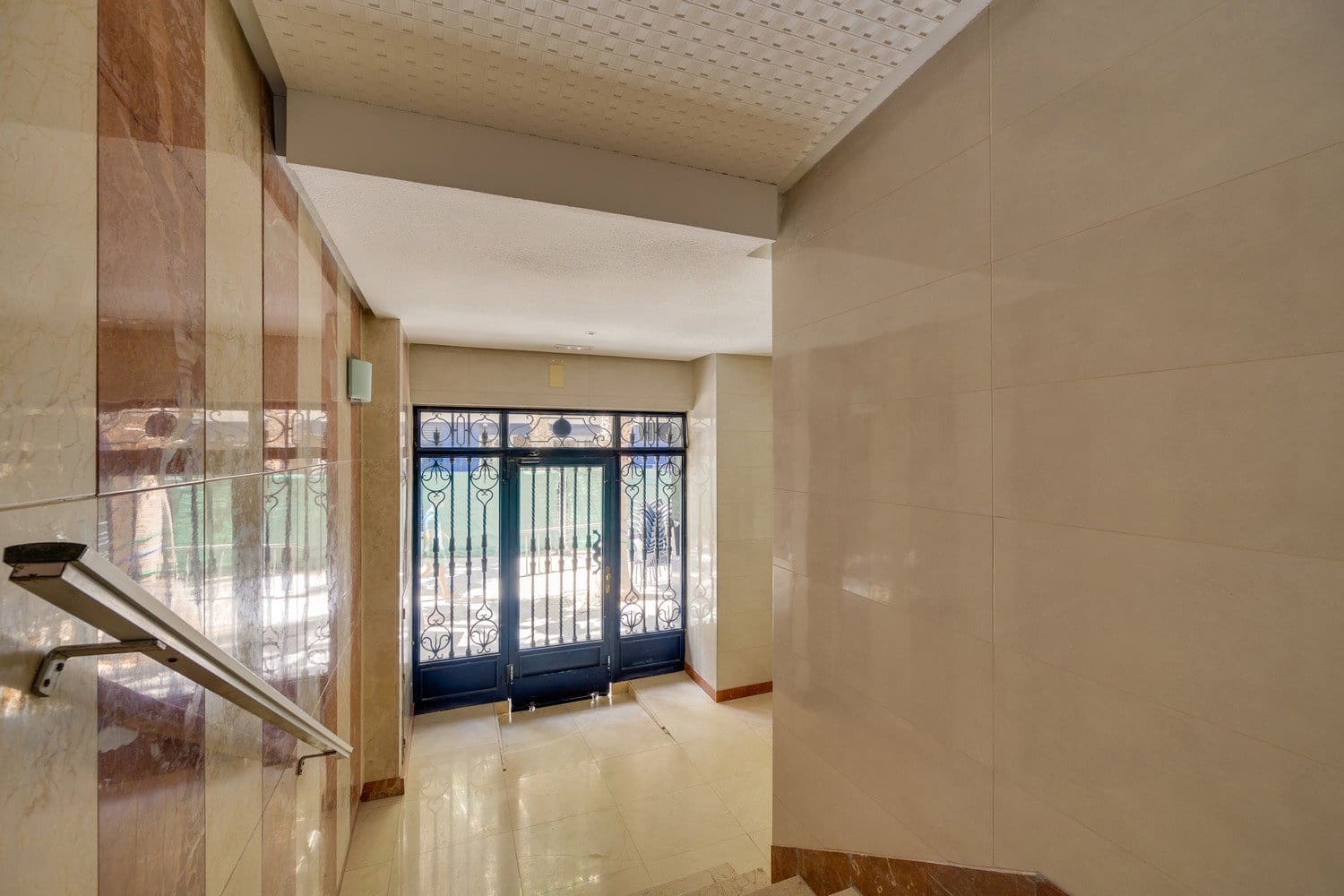 4 bedroom Apartment for sale in Torrevieja - € 285,000 (Ref: 9902094)