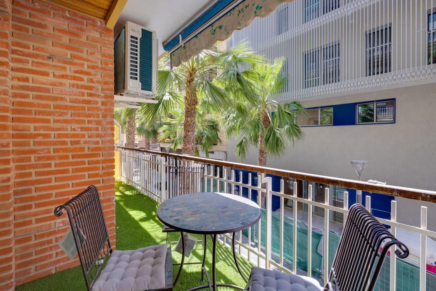 4 bedroom Apartment for sale in Torrevieja - € 285,000 (Ref: 9902094)
