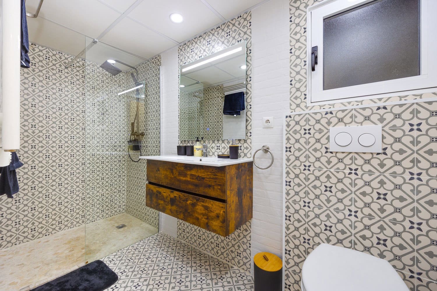 4 bedroom Apartment for sale in Torrevieja - € 285,000 (Ref: 9902094)