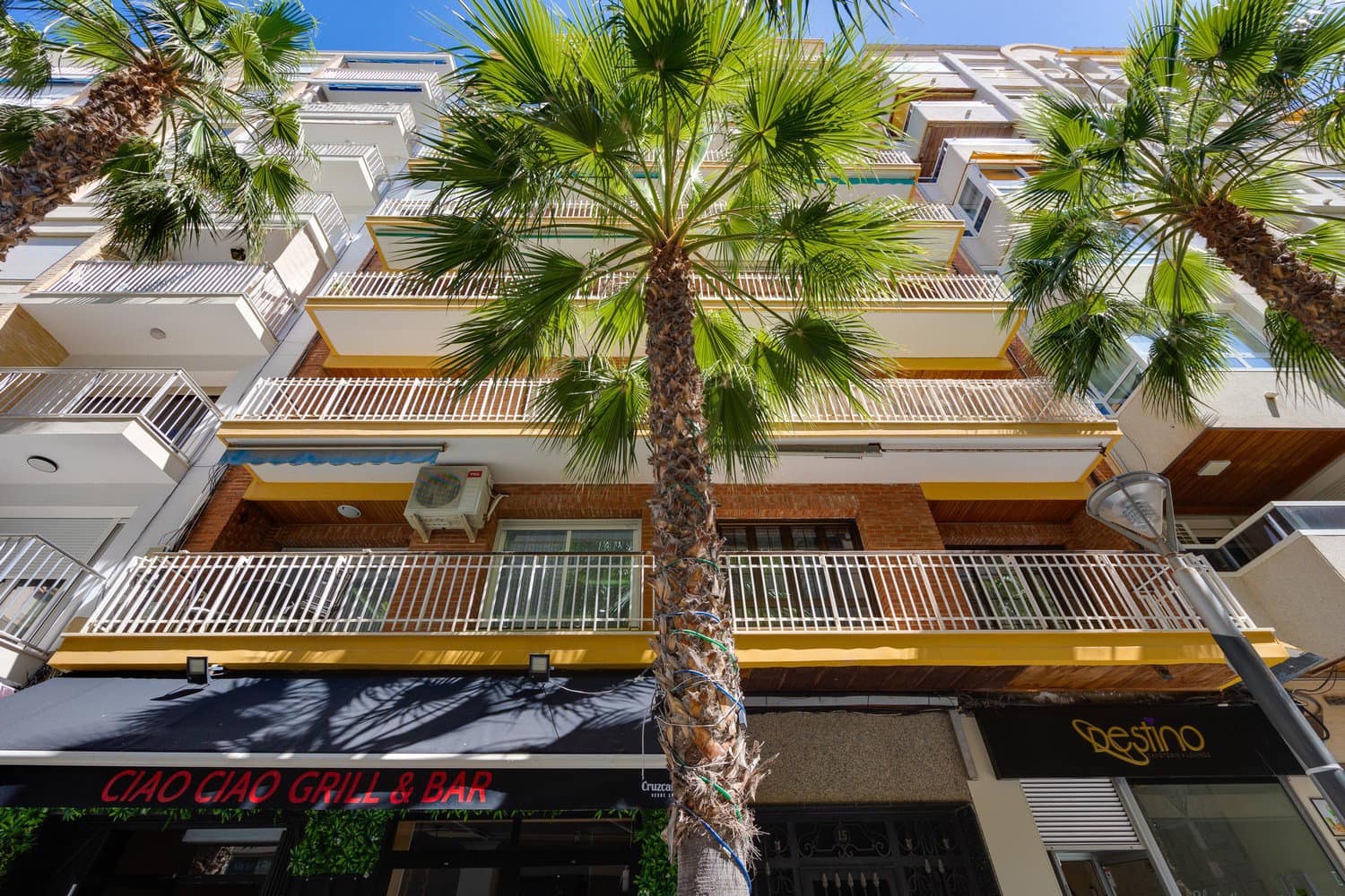 4 bedroom Apartment for sale in Torrevieja - € 285,000 (Ref: 9902094)