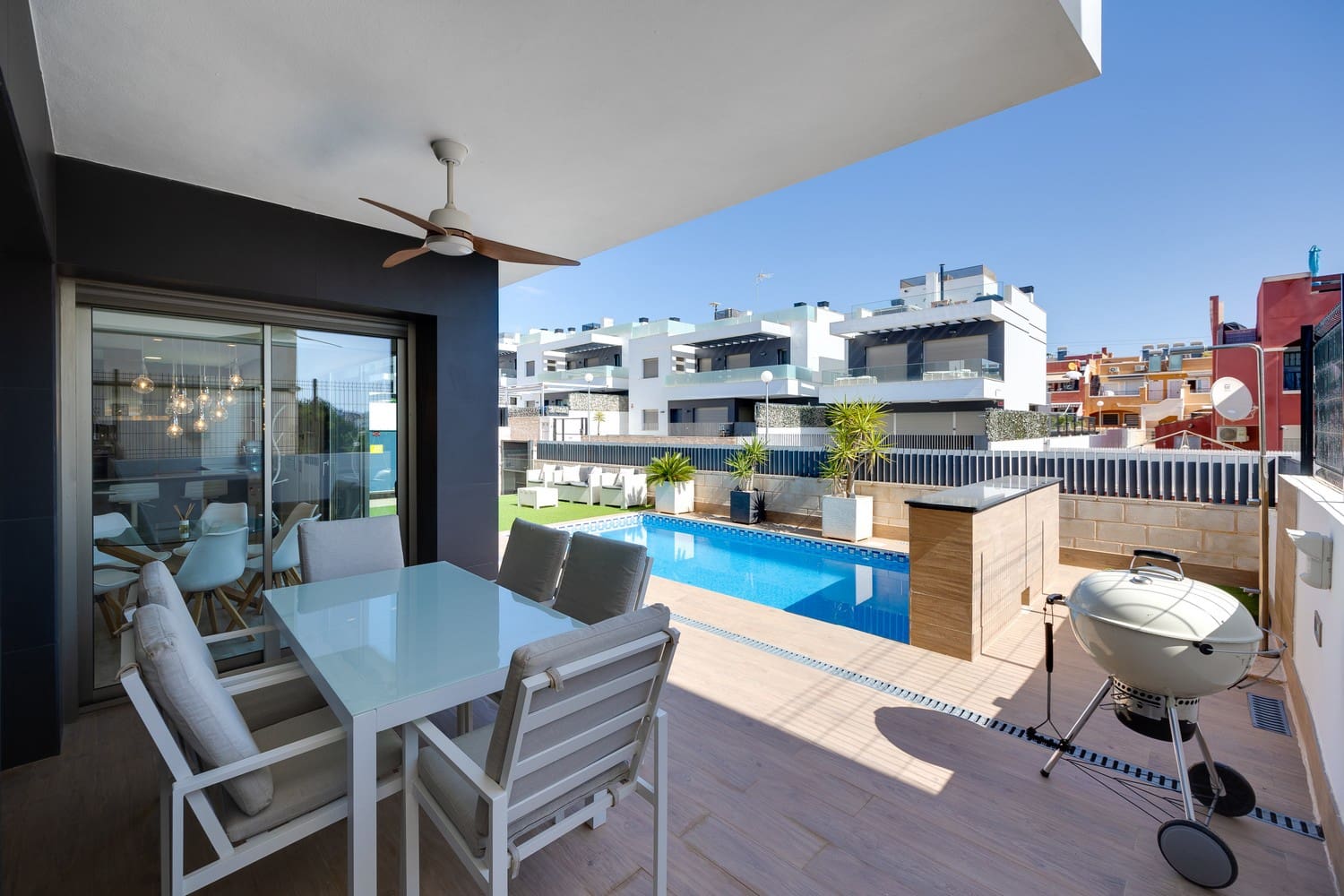 4 sovrum Villa till salu i Villamartin med pool - 479 000 € (Ref: 9905080)