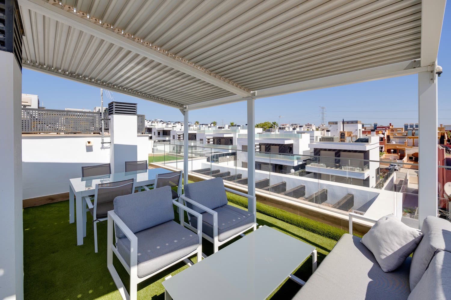 4 chambre Villa/Maison à vendre à Orihuela Costa avec piscine - 479 000 € (Ref: 9905080)