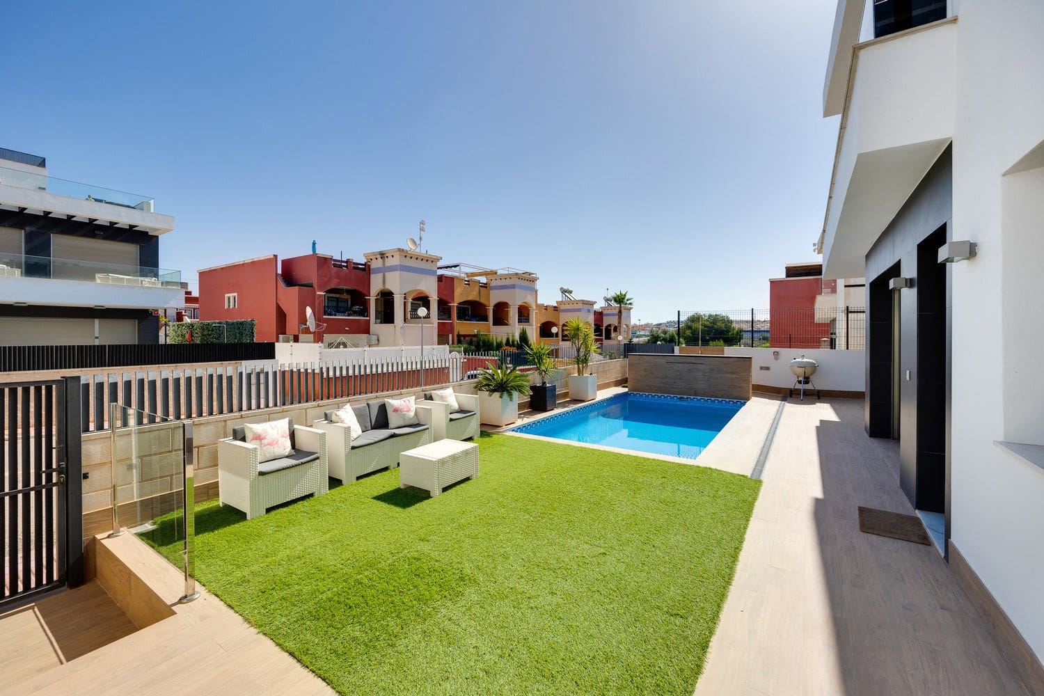 4 chambre Villa/Maison à vendre à Orihuela Costa avec piscine - 479 000 € (Ref: 9905080)