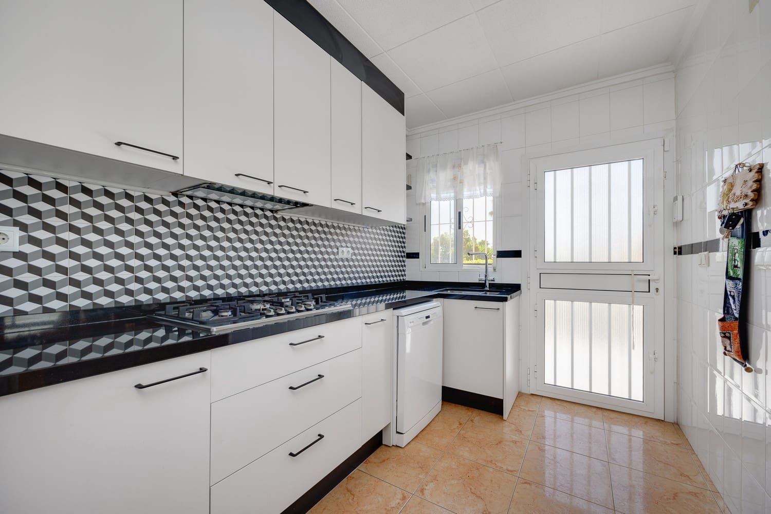5 chambre Villa/Maison à vendre à El Chaparral avec piscine garage - 450 000 € (Ref: 9938696)