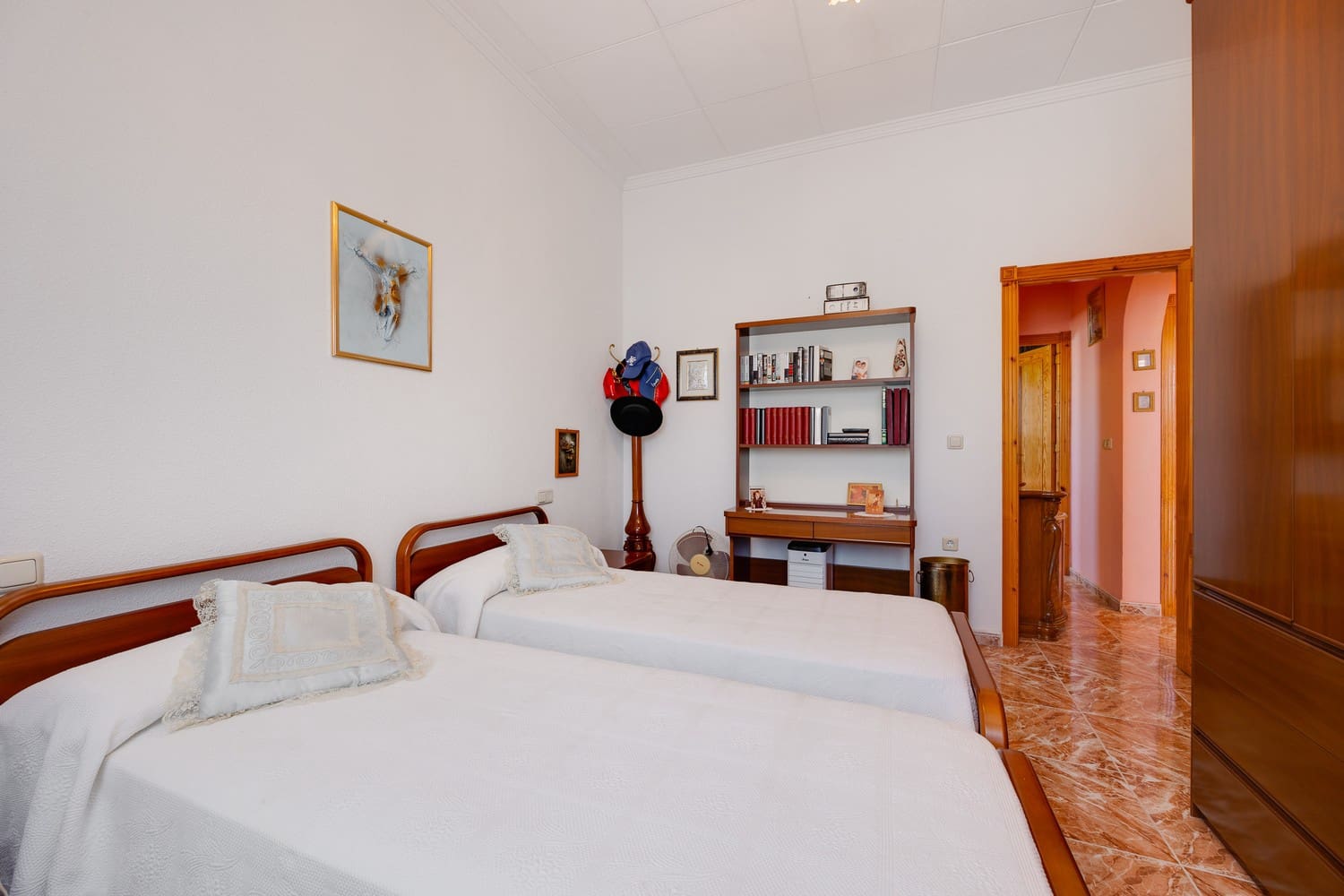 5 chambre Villa/Maison à vendre à El Chaparral avec piscine garage - 450 000 € (Ref: 9938696)