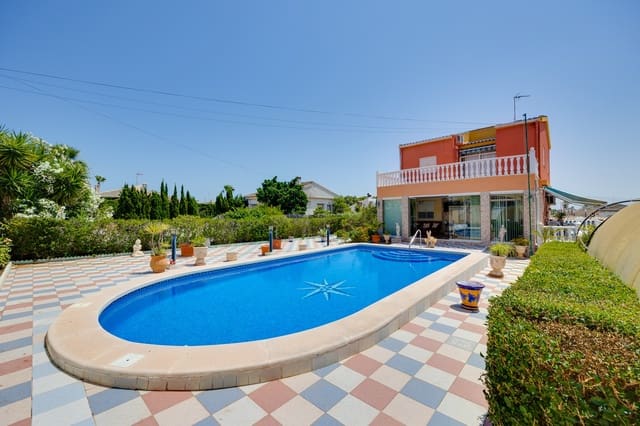 5 chambre Villa/Maison à vendre à El Chaparral, Torrevieja avec piscine garage - 450 000 € (Ref: 9938696)