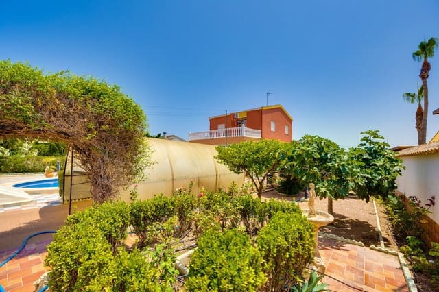 5 sypialnia Willa na sprzedaż w El Chaparral - La Siesta - La Torreta, Torrevieja z basenem garażem - 450 000 € (Ref: 9938696)