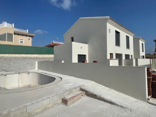 3 bedroom Townhouse for sale in Bigastro with pool garage - € 269,500 (Ref: 9956526)