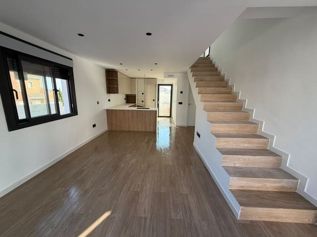 3 bedroom Townhouse for sale in Bigastro with pool garage - € 269,500 (Ref: 9956526)
