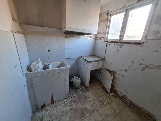 3 bedroom Townhouse for sale in Tortosa - € 48,000 (Ref: 10030626)