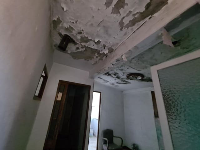 3 bedroom Townhouse for sale in Tortosa - € 48,000 (Ref: 10030626)