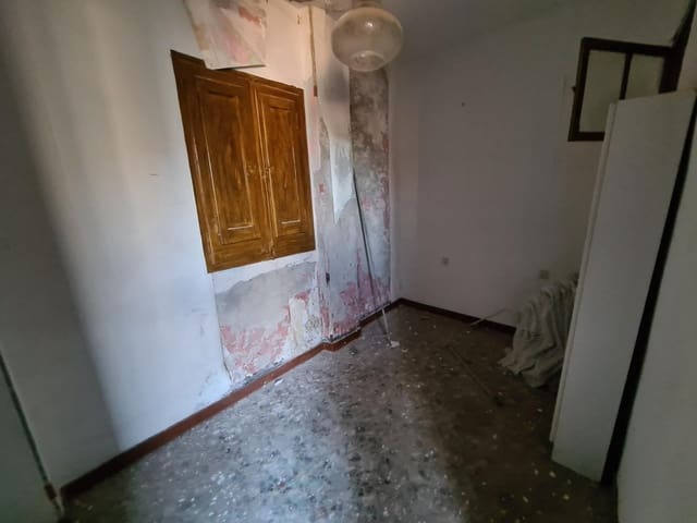 3 bedroom Townhouse for sale in Tortosa - € 48,000 (Ref: 10030626)