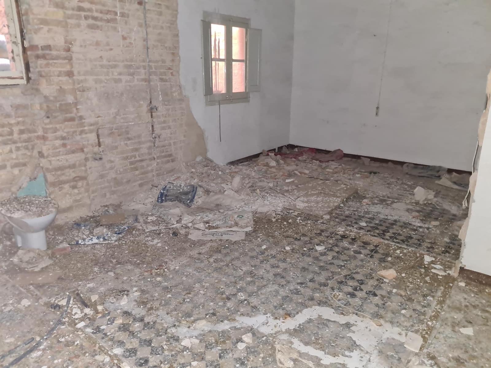 3 bedroom Townhouse for sale in Tortosa - € 48,000 (Ref: 10030626)