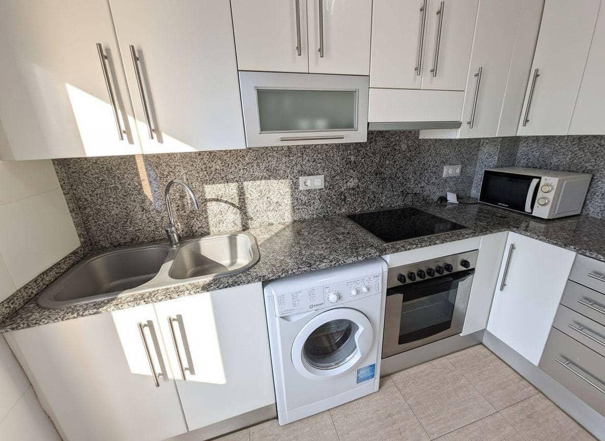 2 bedroom Apartment for sale in Sant Carles de la Rapita with garage - € 130,000 (Ref: 10129548)