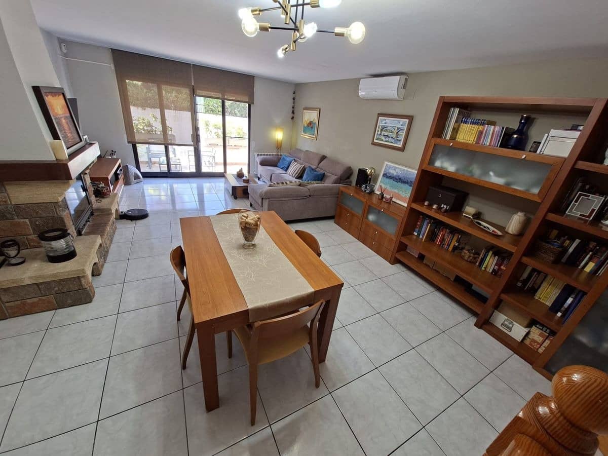 4 slaapkamer Rijtjeshuis te koop in Alcanar met zwembad garage - € 395.000 (Ref: 10187136)