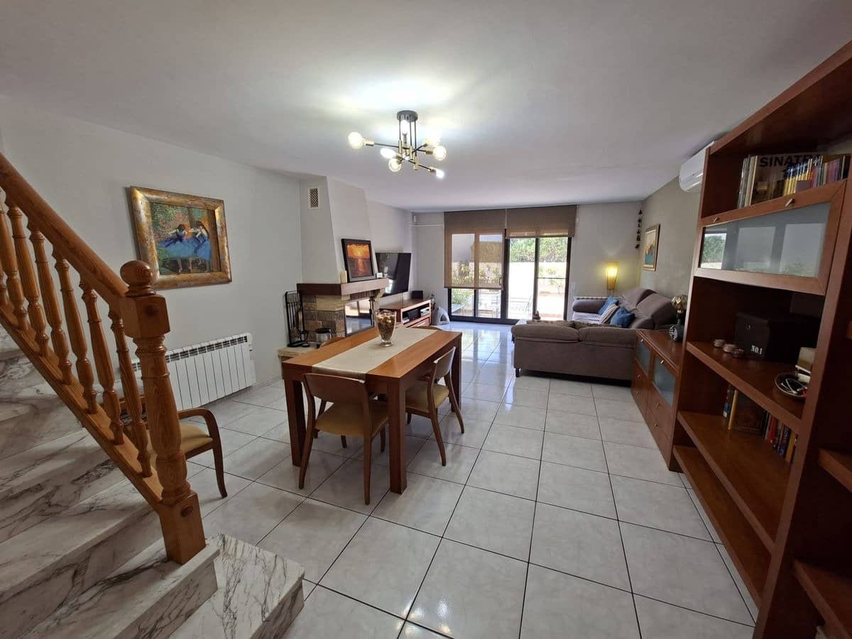 4 slaapkamer Rijtjeshuis te koop in Alcanar met zwembad garage - € 395.000 (Ref: 10187136)
