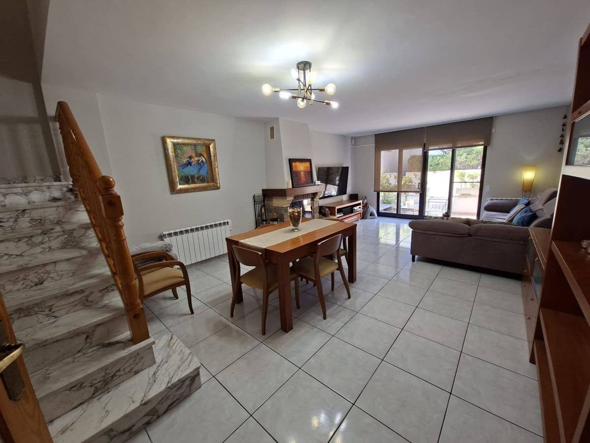 4 slaapkamer Rijtjeshuis te koop in Alcanar met zwembad garage - € 395.000 (Ref: 10187136)