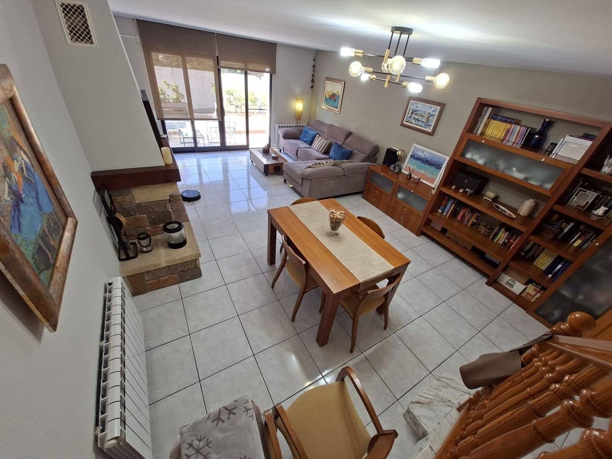 4 slaapkamer Rijtjeshuis te koop in Alcanar met zwembad garage - € 395.000 (Ref: 10187136)