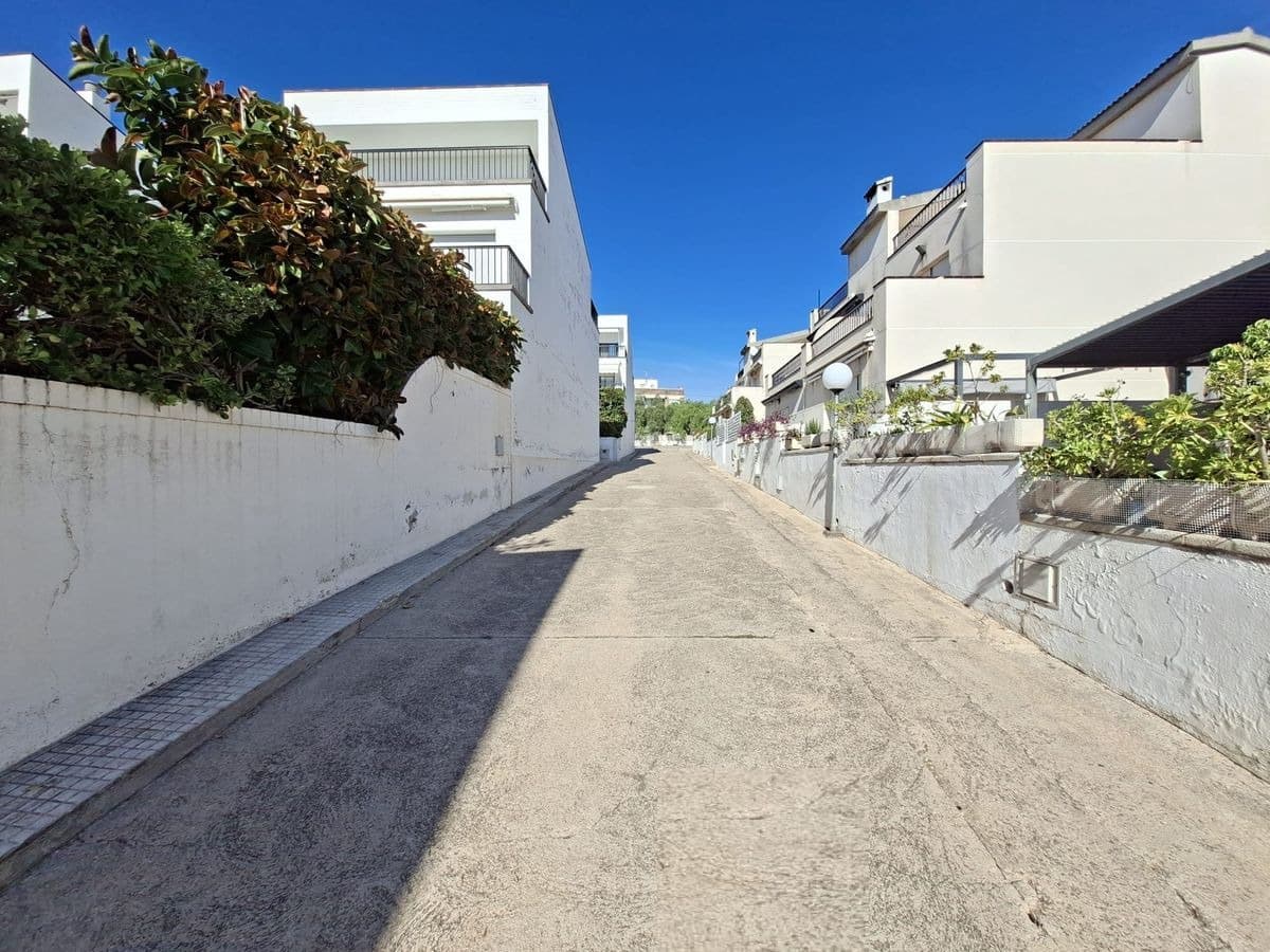 4 slaapkamer Rijtjeshuis te koop in Alcanar met zwembad garage - € 395.000 (Ref: 10187136)