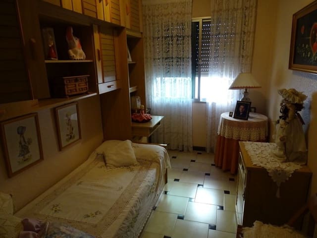 4 soveværelse Byhus til salg i Sant Carles de la Ràpita med garage - € 249.999 (Ref: 6168782)