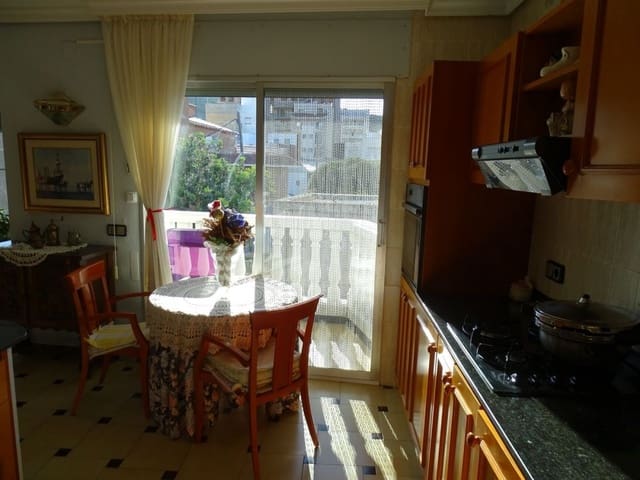 4 soveværelse Byhus til salg i Sant Carles de la Ràpita med garage - € 249.999 (Ref: 6168782)