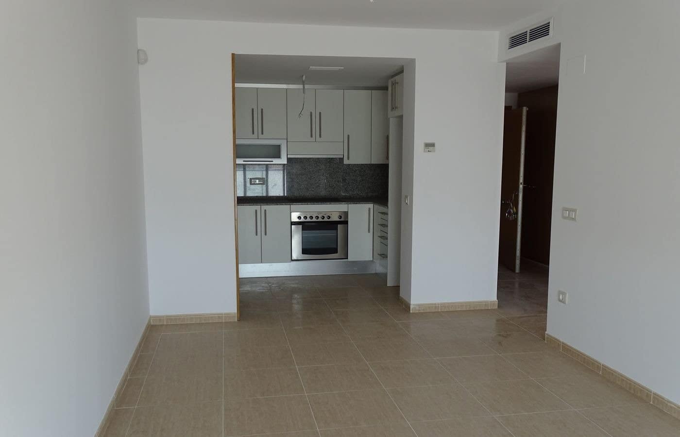 2 bedroom Apartment for sale in Sant Carles de la Rapita - € 124,000 (Ref: 6169149)