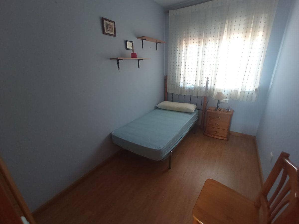 3 bedroom Apartment for sale in Alcanar with pool - € 120,000 (Ref: 7677491)