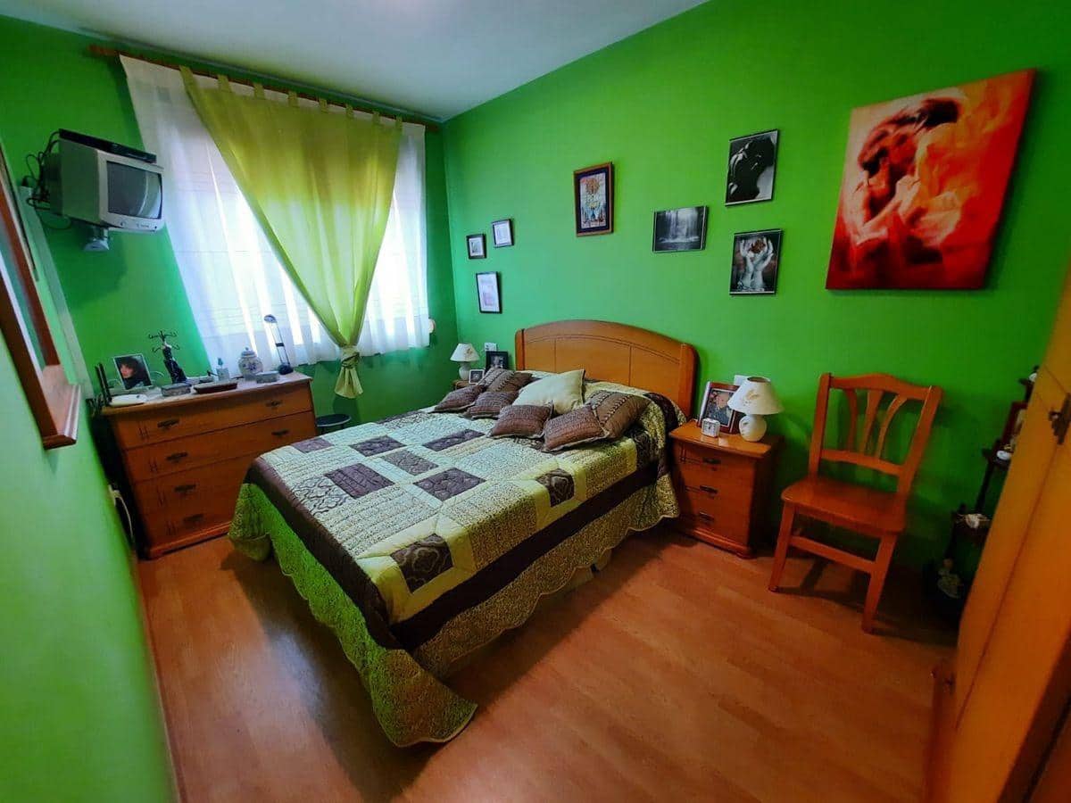 3 bedroom Apartment for sale in Alcanar with pool - € 120,000 (Ref: 7677491)