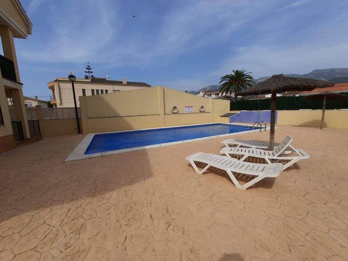 3 bedroom Apartment for sale in Alcanar with pool - € 120,000 (Ref: 7677491)
