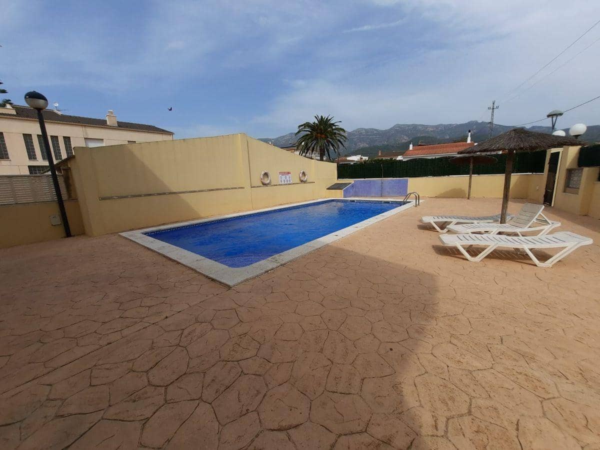 3 bedroom Apartment for sale in Alcanar with pool - € 120,000 (Ref: 7677491)