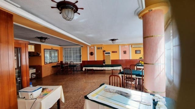 Hotelli myytävänä paikassa Sant Carles de la Ràpita - 296 000 € (Ref: 8489052)