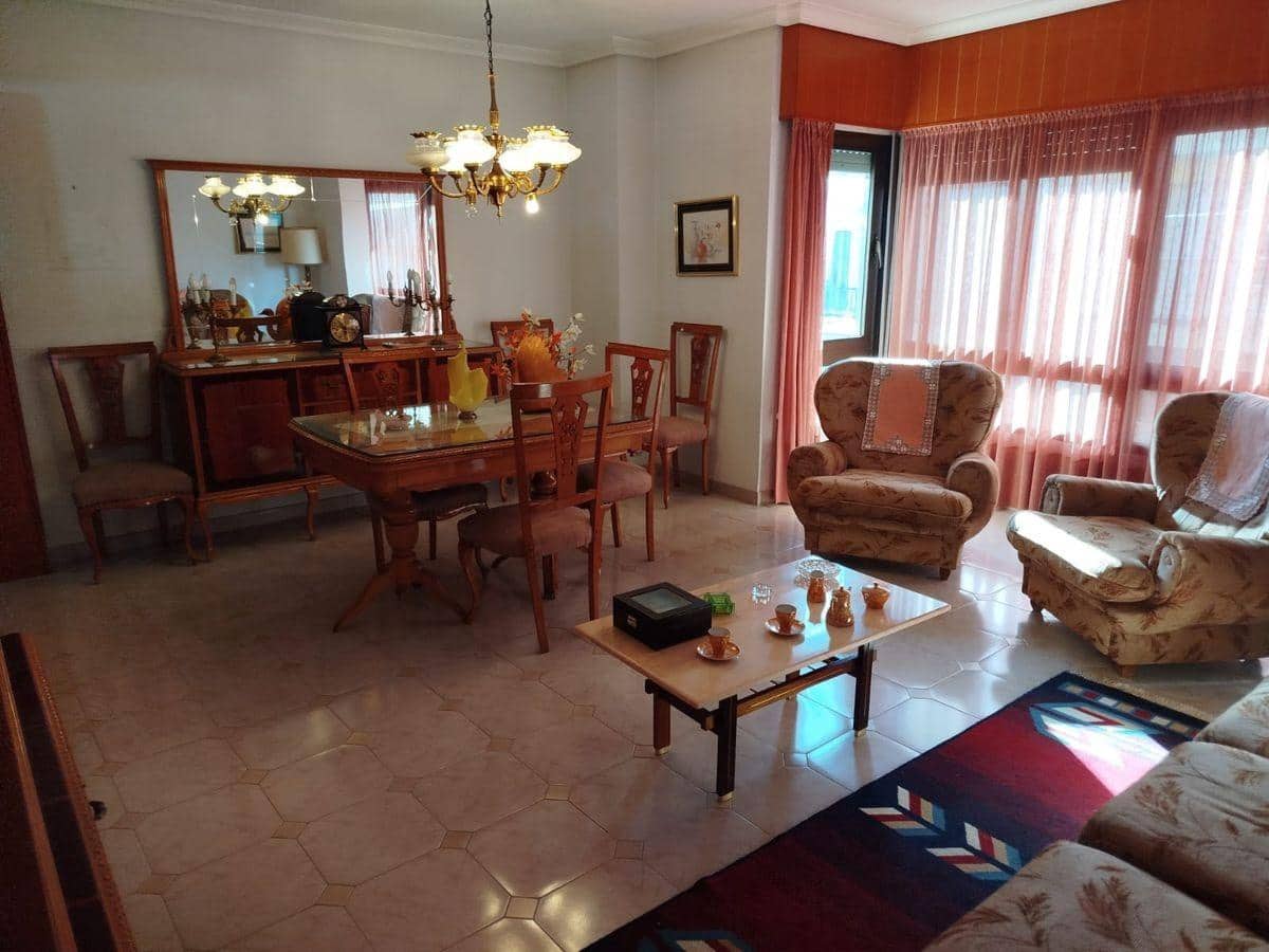 5 bedroom Townhouse for sale in Sant Carles de la Rapita - € 298,000 (Ref: 8688984)