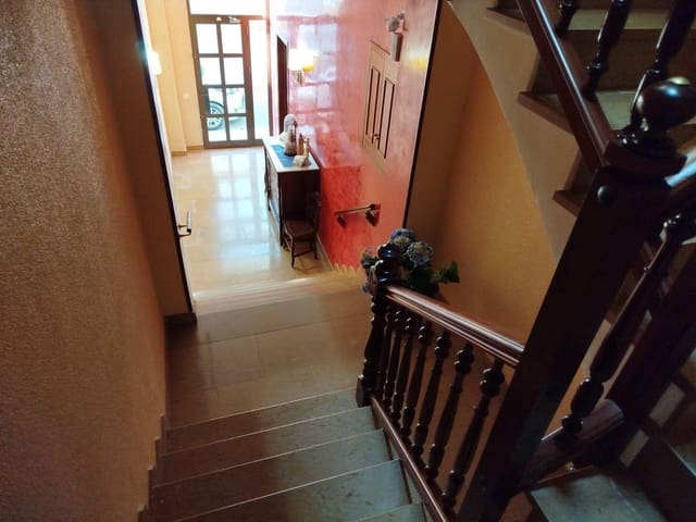 5 bedroom Townhouse for sale in Sant Carles de la Ràpita - € 298,000 (Ref: 8688984)