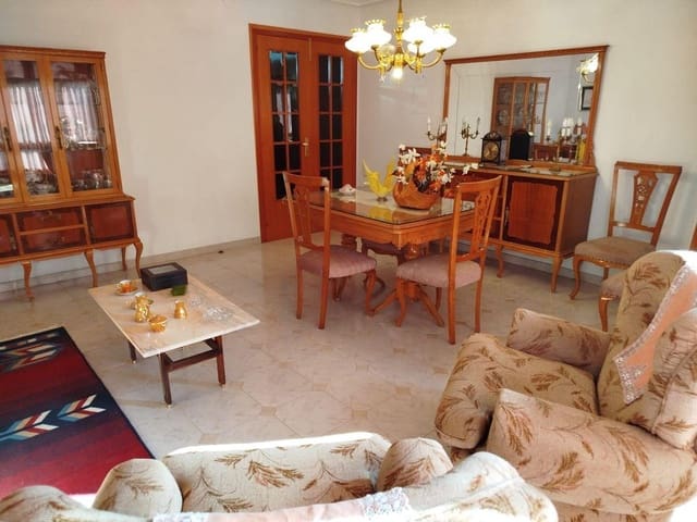 5 bedroom Townhouse for sale in Sant Carles de la Ràpita - € 298,000 (Ref: 8688984)