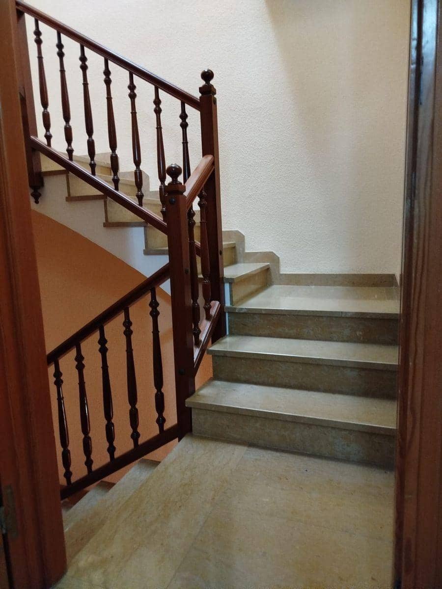 5 bedroom Townhouse for sale in Sant Carles de la Rapita - € 298,000 (Ref: 8688984)