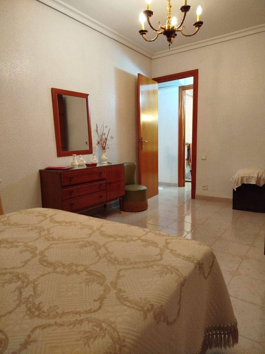 5 bedroom Townhouse for sale in Sant Carles de la Rapita - € 298,000 (Ref: 8688984)